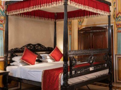 family-suite-room-in-jaipur-at-a-heritage-hotel-in-india