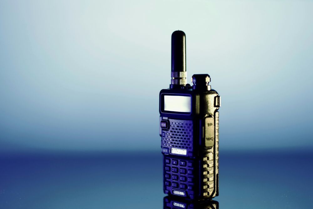 walkie-talkie-devices-trusted-by-professionals-big-0
