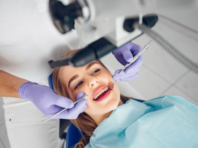 leading-periodontal-specialist-in-kerala