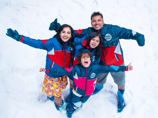winter-fun-snow-games-in-mysuru-indoor-snow-adventure