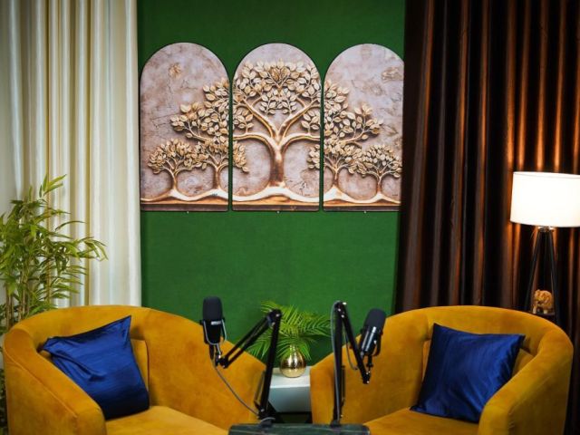 best-podcast-studio-in-jaipur-with-professional-recording-setup