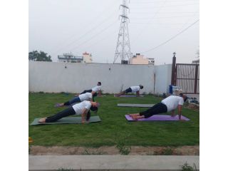 yoga-teacher-training-programs-small-3