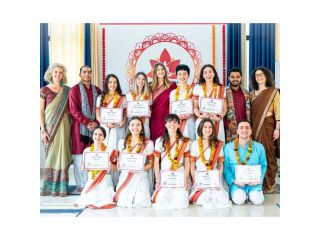 yoga-teacher-training-programs-small-4