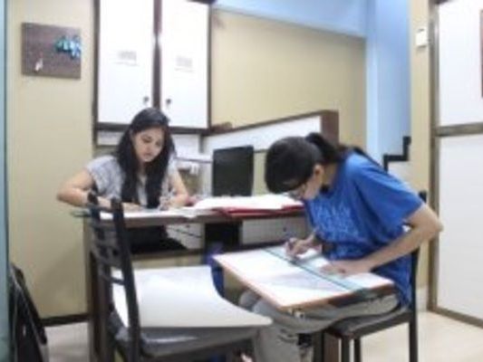 which-is-the-top-girls-hostel-in-nmims-at-vile-parle-east