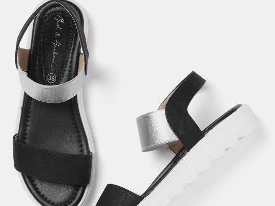 mast-harbour-women-black-silver-toned-flats