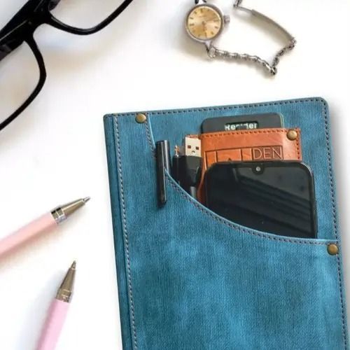 personalized-travel-diary-with-pockets-big-0