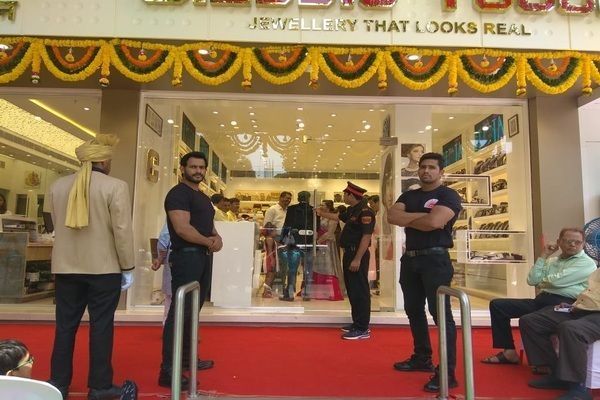 what-skills-are-required-to-work-as-a-security-guard-in-mumbai-big-0