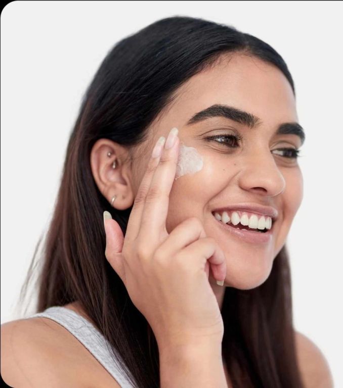 lightweight-sun-protection-for-radiant-skin-big-1