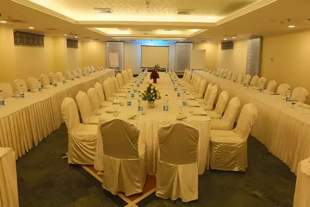 elegant-corporate-hi-tea-in-noida-for-meetings-office-big-0