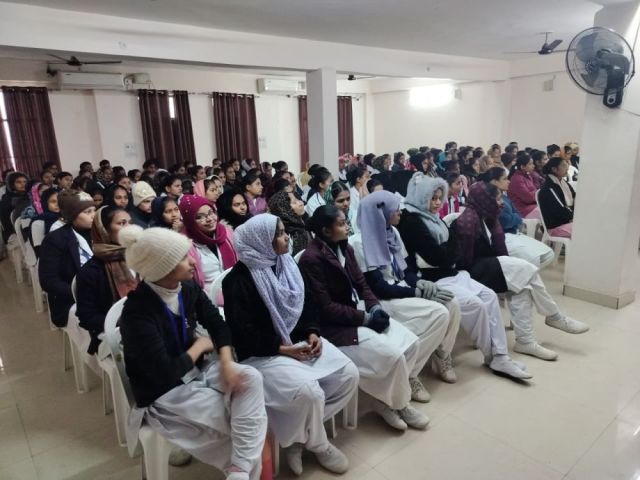 top-nursing-institute-in-pratapgarh-smtns