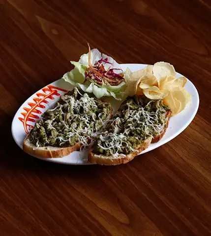 pesto-chicken-a-flavorful-delight-at-avaya-cafe-big-0