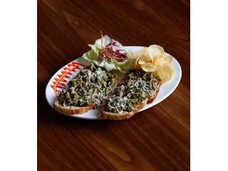 pesto-chicken-a-flavorful-delight-at-avaya-cafe-small-0