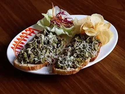 pesto-chicken-a-flavorful-delight-at-avaya-cafe