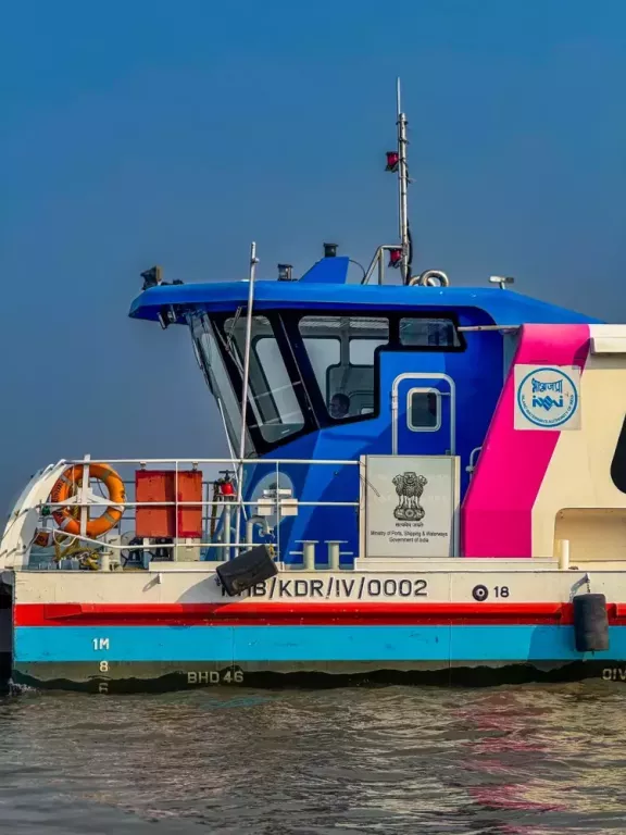 cruise-in-varanasi-jalsa-cruise-lines-big-0