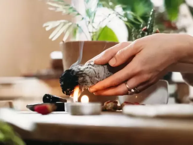 aromatherapy-natural-healing-with-powerful-essential-oils