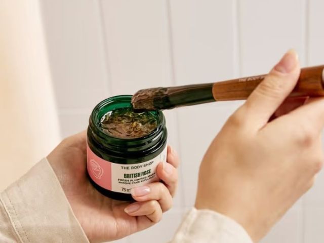 fresh-glow-with-british-rose-face-mask-for-soft-hydrated-skin