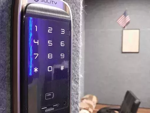 buy-the-best-fingerprint-door-lock-for-home-at-jal-digital-system