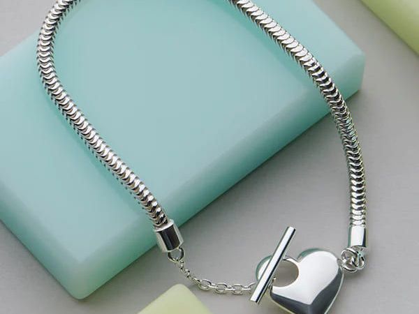 why-silver-bracelet-for-women-and-girls-are-loved-by-everyone