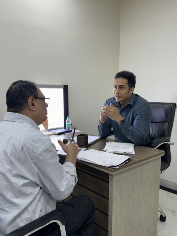 meet-dr-abhijit-tayade-expert-orthopedic-surgeon-big-0