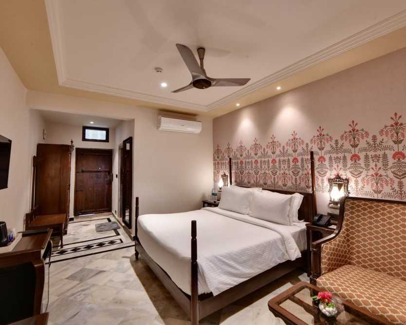 royal-fort-stay-in-udaipur-the-fern-bambora-fort