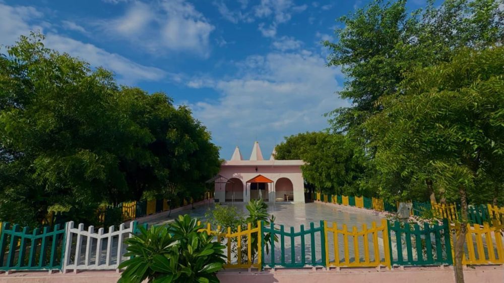 plots-near-jewar-airport-big-0