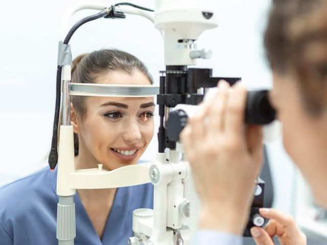 consult-the-top-eye-specialist-in-gandhinagar