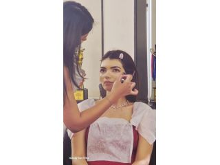 lakme-academy-best-skin-course-academy-in-bandra-small-0