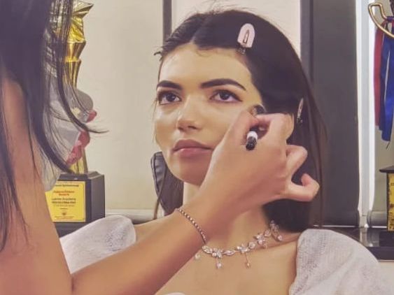 lakme-academy-best-skin-course-academy-in-bandra