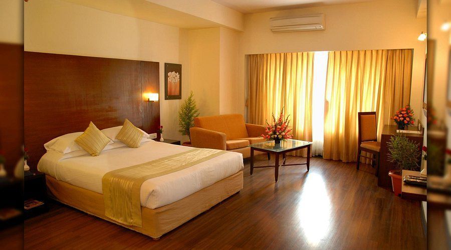 spacious-rooms-in-mysore-for-family-big-2