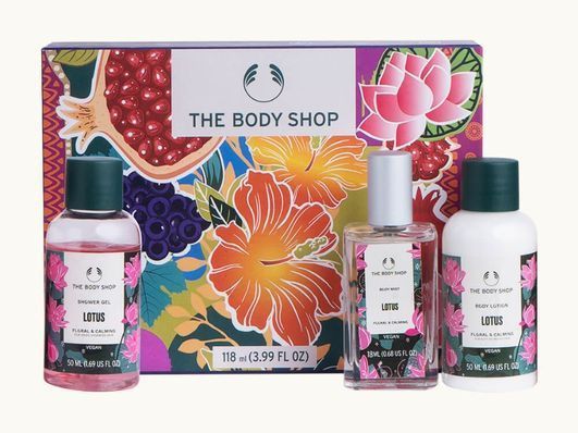 ramadan-gifts-for-friends-lotus-body-care-gift-set-idea