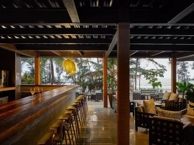 beachfront-luxury-starts-at-the-best-beach-resorts-in-goa