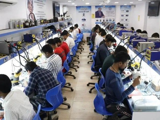 join-a-mobile-repair-course-for-practical-training