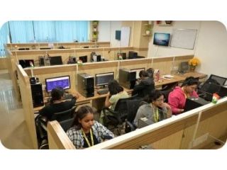 build-a-successful-career-with-data-analytics-training-small-0