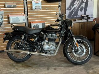 experience-timeless-riding-with-powerful-performance-small-0