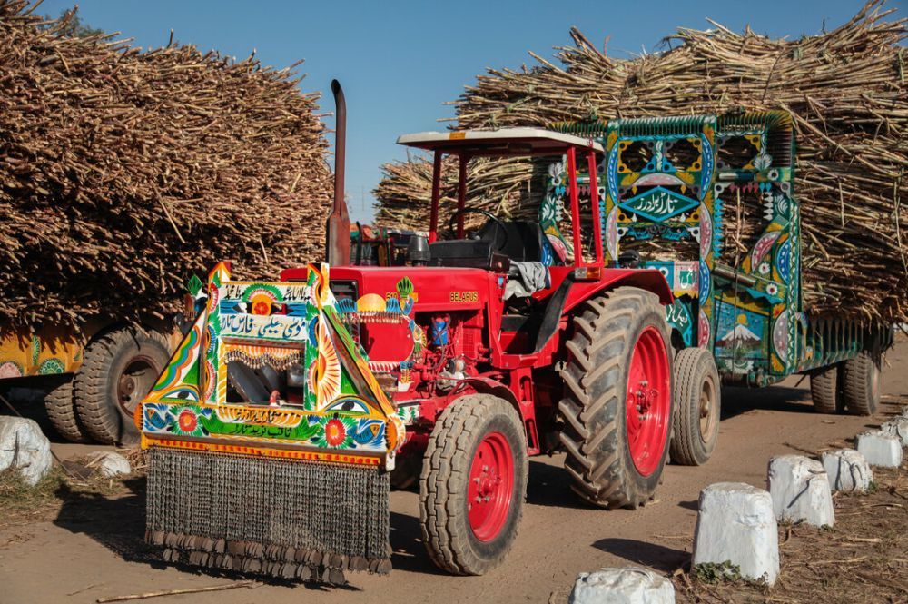 purana-tractor-jabalpur-india-big-0