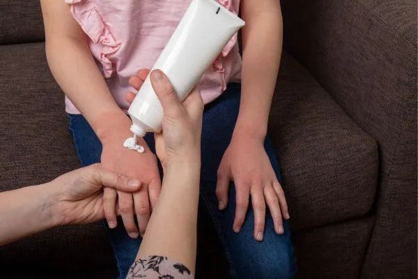 trusted-allergic-dermatitis-treatment-in-gurgaon-big-0