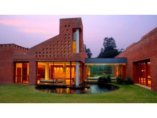 discover-premium-resorts-in-sohna-for-relaxing-getaways-small-0