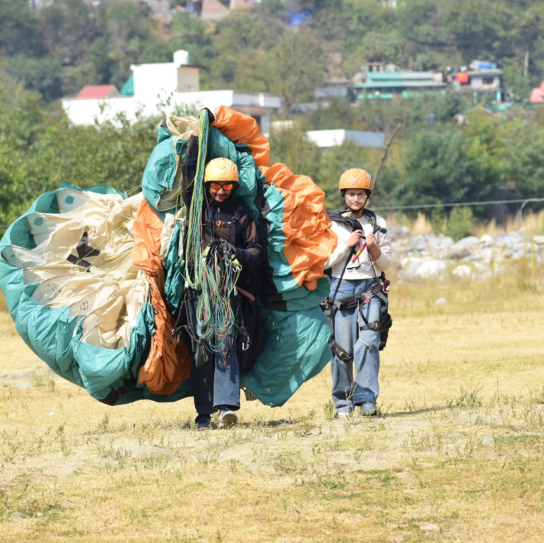 paragliding-in-manali-herculean-himalayas-big-0