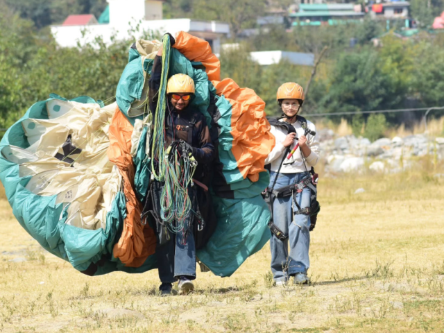 paragliding-in-manali-herculean-himalayas