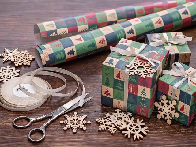 personalized-gift-wrap