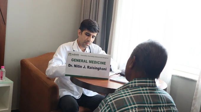 dr-motiram-polyclinic-eye-care-physician-big-0