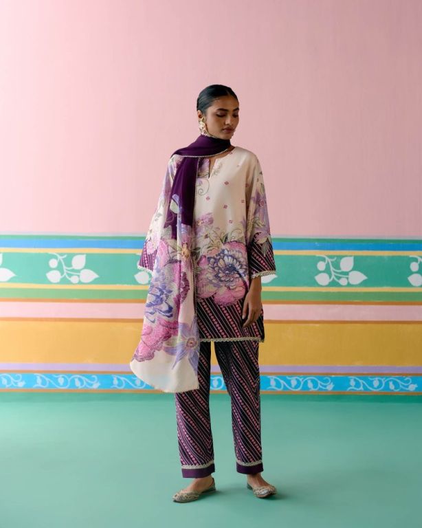 shop-floral-kurta-sets-for-summer-label-mogra-big-0
