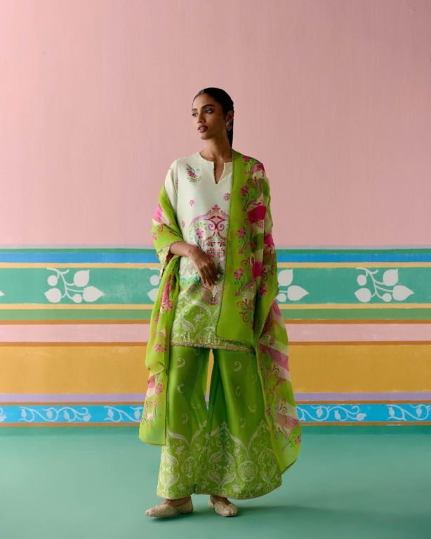 shop-floral-kurta-sets-for-summer-label-mogra-big-2
