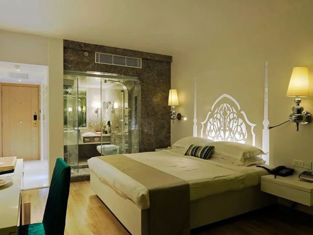 book-hotel-in-juhu-mumbai-best-stay-options-near-airport