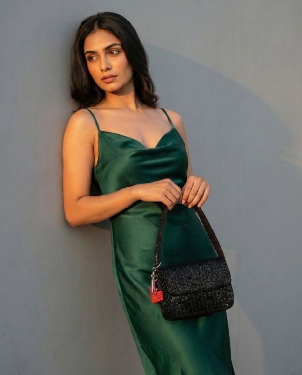 buy-premium-artisan-bags-online-for-women-in-india-big-0