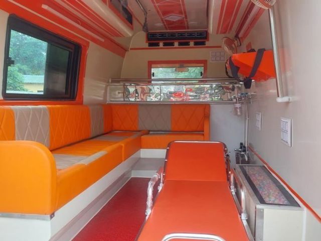 best-ventilator-ambulance-services-in-delhi-with-icu-support