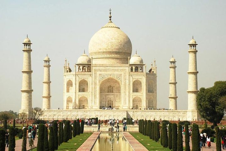 want-to-explore-agra-in-one-day-from-delhi-by-volvo-bus-big-0