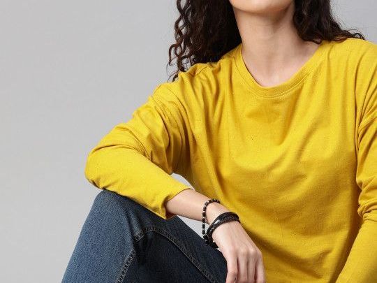 roadster-women-mustard-yellow-solid-round-neck-t-shirt