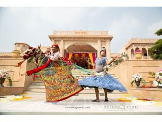 plan-your-dream-wedding-with-refuge-weddings-small-0