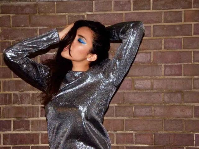 famous-female-singers-bollywood-raveenamusic-stars